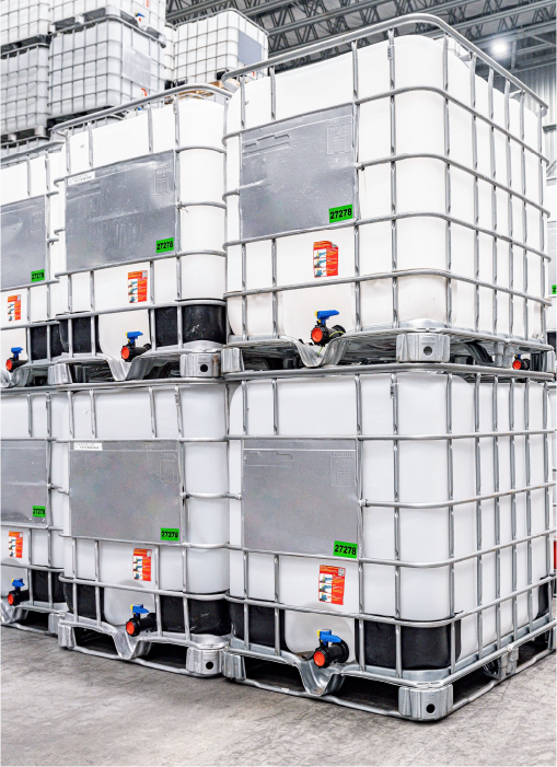 Bulk Dipropylene Glycol Stacked IBC Totes Supporting Scale